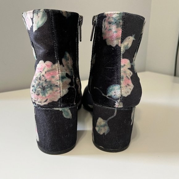 Circus by Sam Edelman Velvet Ankle Boots - Picture 7 of 9